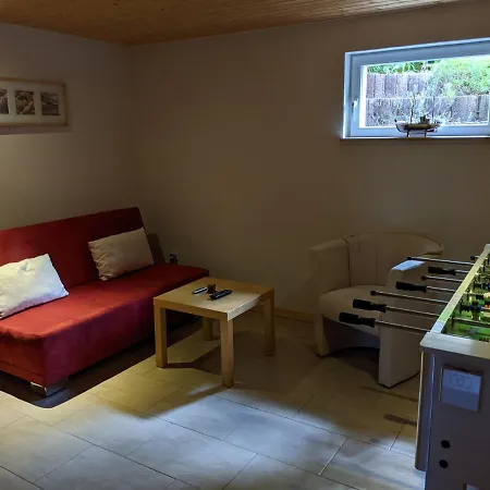 Zu Haus In Der Ferne بابي